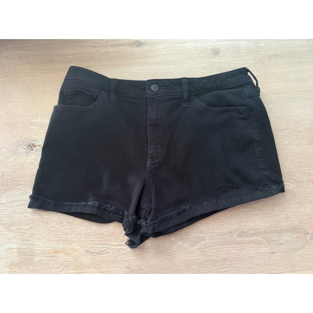 Universal Thread Womens Size 12R Black High Rise Midi Shorts Frayed Hem